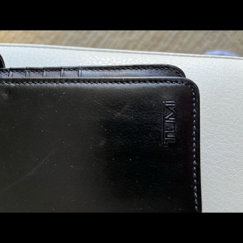 Tumi leather credit card, currency, passport holder